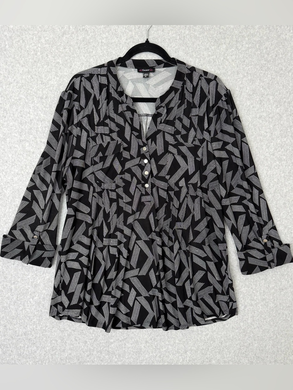 Cocomo Women’s Black White Geometric Print V Neck 3/4 Sleeve Top Size XL